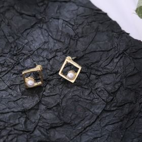 Hollow Diamond Square Stud Earrings (Option: Square pearl)