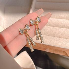 INS Butterfly Earrings With Rhinestones Fashion Temperament Jewelry (Option: Gold)